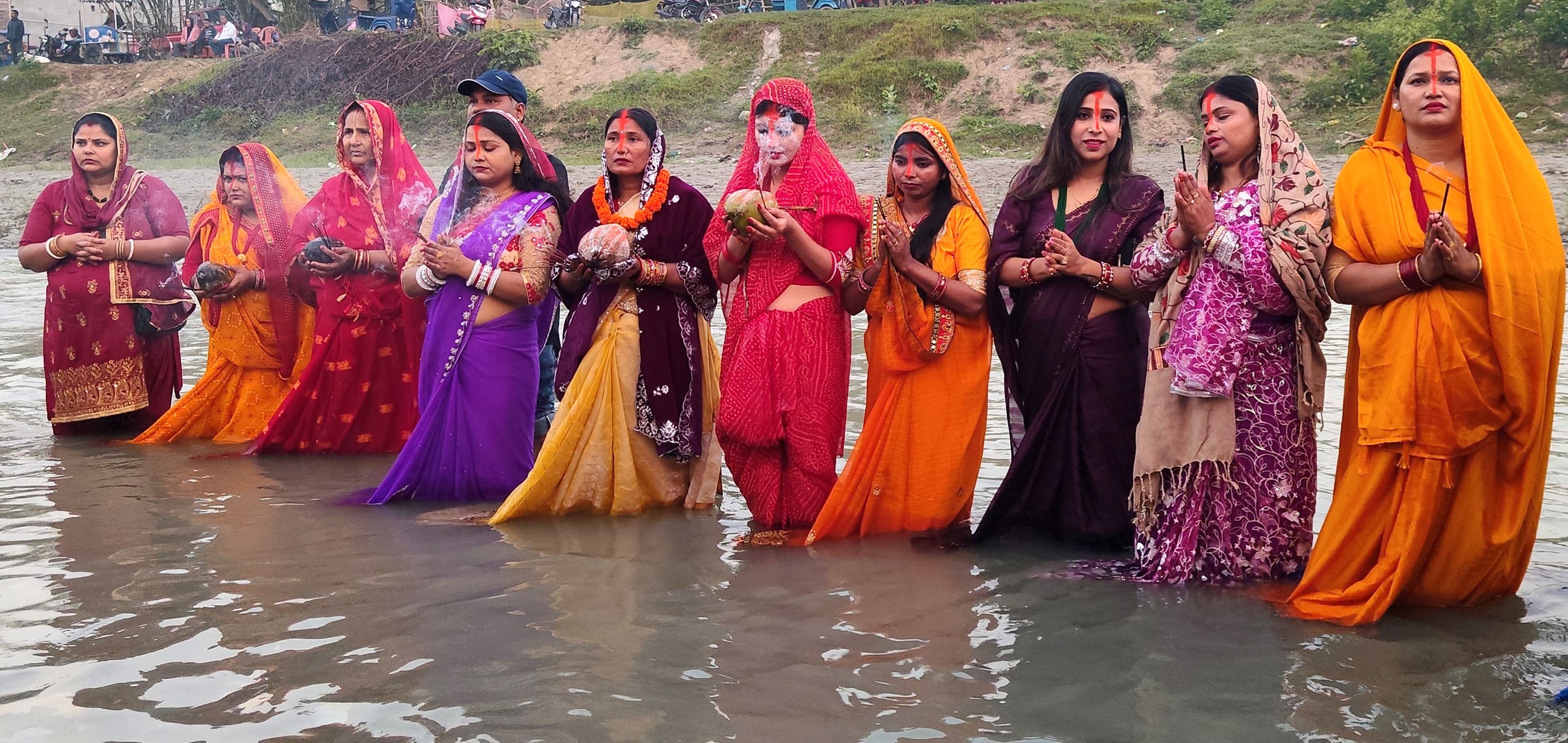 सुनसरीमा हर्षोल्लासका साथ चैती छठ   