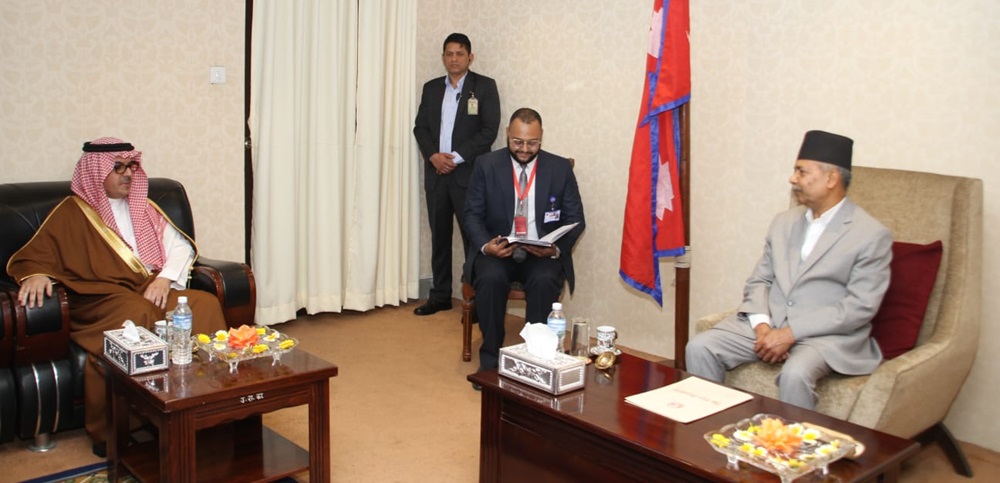 उपराष्ट्रपति यादवसँग साउदी अरेबियाका राजदूत मनिकरको शिष्टाचार भेट   