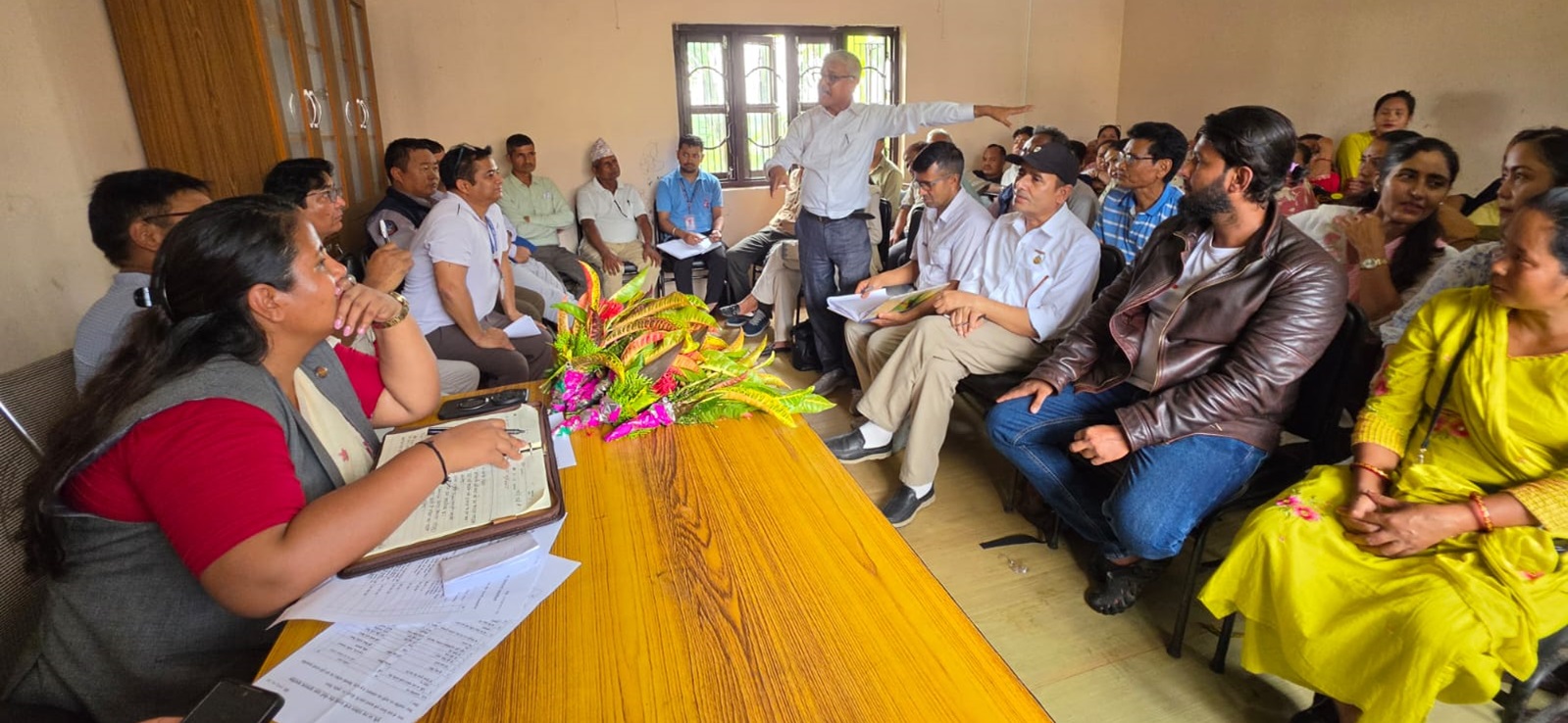 बजारमा कृत्रिम अभाव सृजना गरेको देखिए तत्काल खबर गर्न अनुरोध   