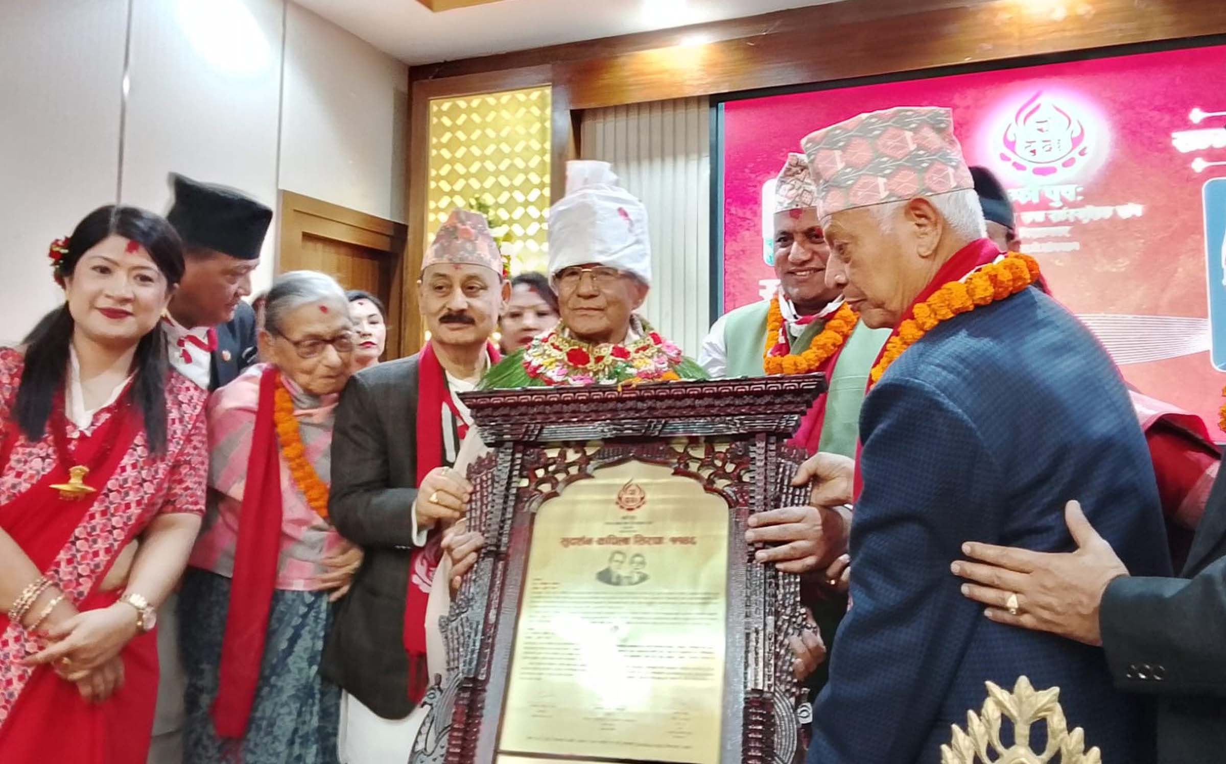 नेपाल भाषाका संरक्षणकर्ता प्रजापतिलाई सुदर्शन–कोपिला पुरस्कार   