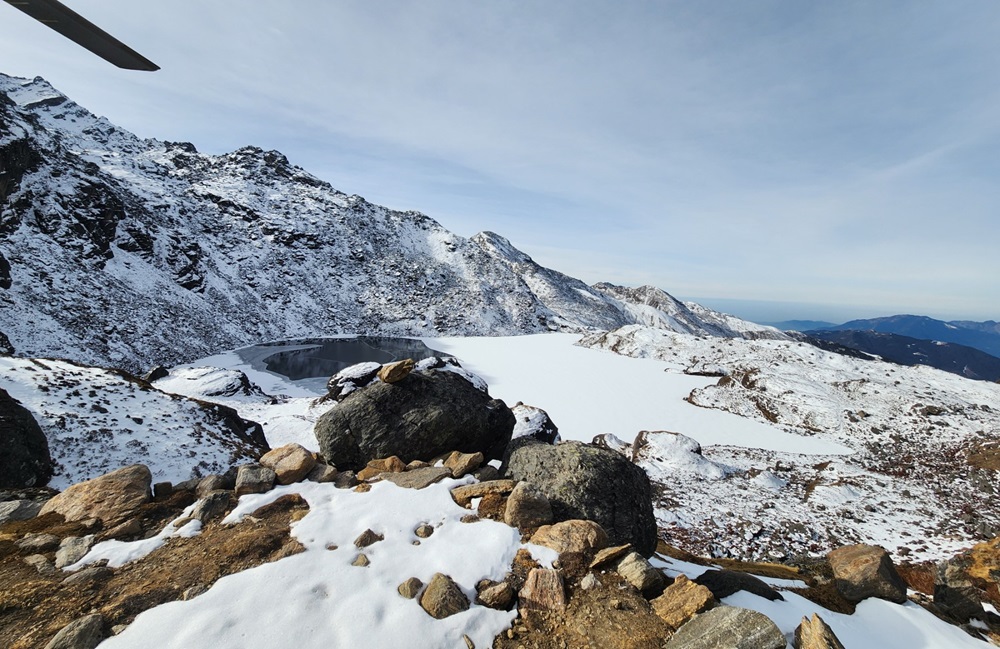 गोसाइँकुण्डमा भक्तजनको आकर्षण बढ्दो   
