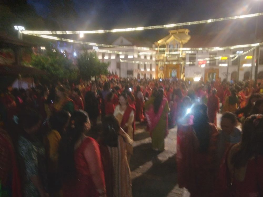 तीजको उल्लास : पशुपतिनाथलगायत देशभरका शिवालयमा भक्तजनको घुइँचो
