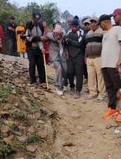 १०७ वर्षीय ज्येष्ठ नागरिकद्वारा मतदान    