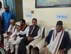 राजावादीको आन्दोलन अर्थहीन :  देउवा        