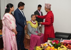उपराष्ट्रपतिबाट बडादसैँको टीका ग्रहण   