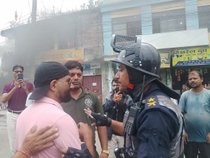 पूर्वी तथा मध्य नेपालमा पनि आज बिहानैदेखि आन्दोलन सुरु