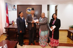 प्रधानमन्त्रीलाई कानुन आयोगको जानकारी   