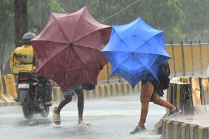 चक्रवात अर्नबको प्रहार, भारतमा ८९ हजार विस्थापित