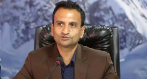 ‘ट्राफिक प्रहरीबाट नागरिकले दुःख पाएको अब सुन्न नपरोस्’ : सभापति गजुरेल