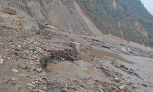 बिपी राजमार्ग तथा हिल्सा–सिमकोट सडकखण्ड बन्द