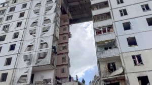 रुसको आवासीय भवनमा युक्रेनी आक्रमणबाट १५ जनाको मृत्यु       