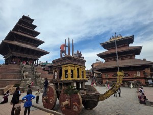 भक्तपुरमा लिच्छविकालीन बिस्केट जात्राको तारतम्य मिलाइँदै        