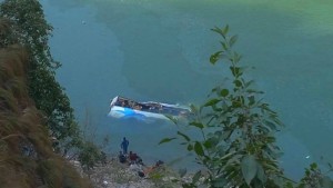 रामेछापमा बस दुर्घटना, चार जनाको मृत्यु    