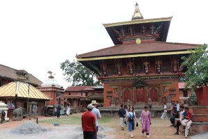 चाँगुनारायणको काखमा कलाकारको रङमा साहित्यकारको कलम