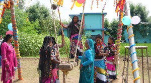 दाजुभाइको दीर्घायुको कामना गर्दै मनाए रानाथारू महिलाले तिज   