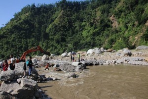 फेमे खोलामा ‘डाइभर्सन’ निर्माण हुँदै   