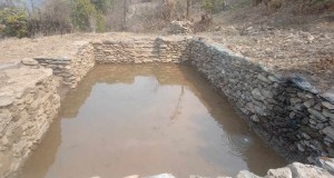वन डढेलो र सुक्खापन रोकथामका लागि वनमा पोखरी   