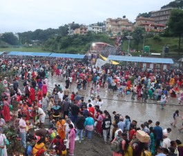 भाद्रकृष्ण औँसी : पितृप्रति श्रद्धा प्रकट गर्न बिहानैदेखि गोकर्णेश्वरमा हजारौँ भक्तजन   