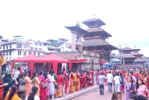 भाद्रकृष्ण अष्टमी : देशभरका श्रीकृष्णमन्दिरमा बिहानैदेखि भक्तजनको घुइँचो   