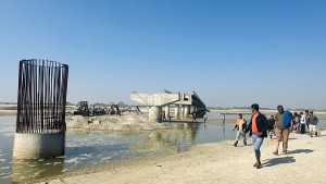 तीन महिनाभित्र कमला पुल सम्पन्न गर्ने निर्माण कम्पनीको प्रतिबद्धता   