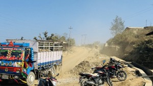 उदयपुर-२ : फेरिरहन्छन् प्रतिनिधि, फेरिँदैन सडकको अवस्था   