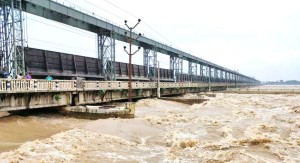 कोशी ब्यारेजका २७ ढोका खोलिए    