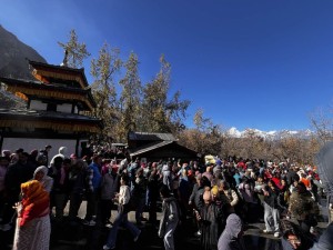 मुस्ताङमा थामिसक्नु छैन पर्यटकको चाप