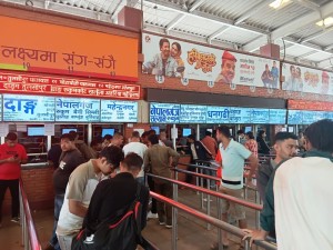 नयाँ बसपार्कमा यात्रुको घुइँचो बढ्दै        