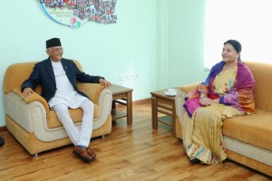 एमालेका अध्यक्ष ओली र पूर्वराष्ट्रपति भण्डारीबीच पार्टी मुख्यालय च्यासलमा भेटवार्ता    