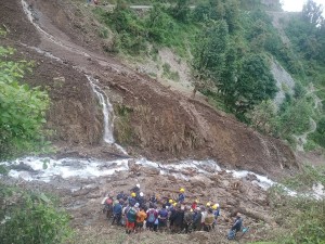 पहिरोमा बेपत्ता बालकको शव भेटियो   