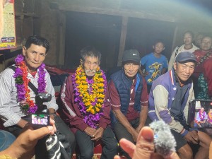 दग्नामका यामबहादुरको ५८ वर्षपछि पारिवारिक पुनर्मिलन   