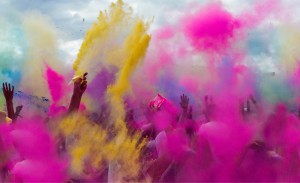 तराईका जिल्लामा आज होली मनाइँदै   