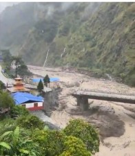कालीगण्डकीले पोखरेबगरको पुल बगाएपछि मुस्ताङसँग सम्पर्क विच्छेद