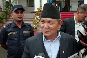 एमाले उपाध्यक्ष गुरुङ लमजुङबाट उम्मेदवार बन्ने