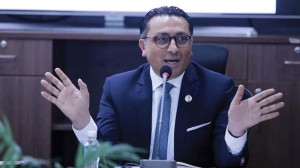प्रधानमन्त्रीको अनुपस्थितिमा अर्थमन्त्री वाग्लेले दैनिक प्रशासनिक कार्य सम्हाल्ने