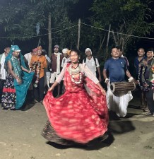 बर्दियाका थारू बस्तीमा हुर्डुङग्वा नाचको रौनक