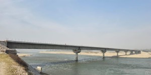 कर्णाली नदीको सनकट्टीमा पुल निर्माण अन्तिम चरणमा ,डुङ्गाको सहायतामा नदी तर्नुपर्ने बाध्यता अन्त्य हुँदै