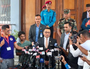 प्रभावित क्षेत्रमा पुनर्निर्माणको महाअभियान चलाउँछौँ : अर्थमन्त्री वाग्ले