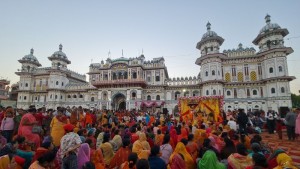 जहाँ भगवान् रामसँग गरिन्छ हास-परिहास        