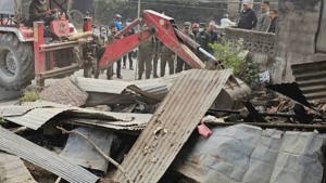 बुटवलमा पनि सरकारी जग्गामा बनेका घरटहरा हटाउन थालियो    