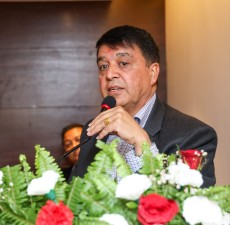 नेपालमा लगानी गर्न व्यवसायीलाई अध्यक्ष ढकालको आग्रह   