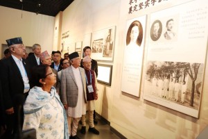 प्रधानमन्त्री ओलीद्वारा चाउ एनलाई र तेङ यिङ्चाओ स्मृति सङ्ग्रहालयको अवलोकन    