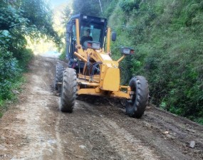 पाँच वर्षमा छ पटक ठेक्का म्याद थपपछि कालोपत्र गरिँदै   