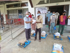 क्षयरोगीलाई पोषणका लागि खाद्यान्न सहयोग   