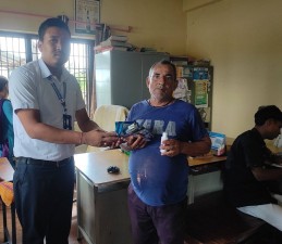 चन्द्रपुरमा लम्पी स्किनविरुद्ध निःशुल्क औषधि वितरण   