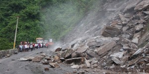 देशभरका सात वटा राजमार्ग वर्षाका कारण अवरुद्ध    