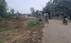 नेपालगञ्ज-गुलरिया सडकमा चार ‘लेन’को पुल निर्माण हुँदै   