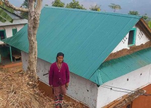 पौवादुङ्माका ५२५ परिवारले पाए जस्तापाताको छानो   