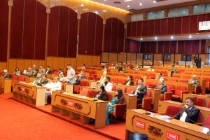 केआइआइटीमा विद्यार्थी पठाउन बन्द गर्न सांसदहरूको माग       