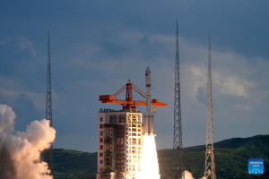 चीनद्वारा इन्टरनेट उपग्रह प्रक्षेपण        